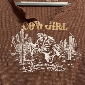 SUPER CUTE Medium sized cowgirl ripped crop top S-M